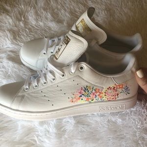 Adidas women’s size 11 brand new.